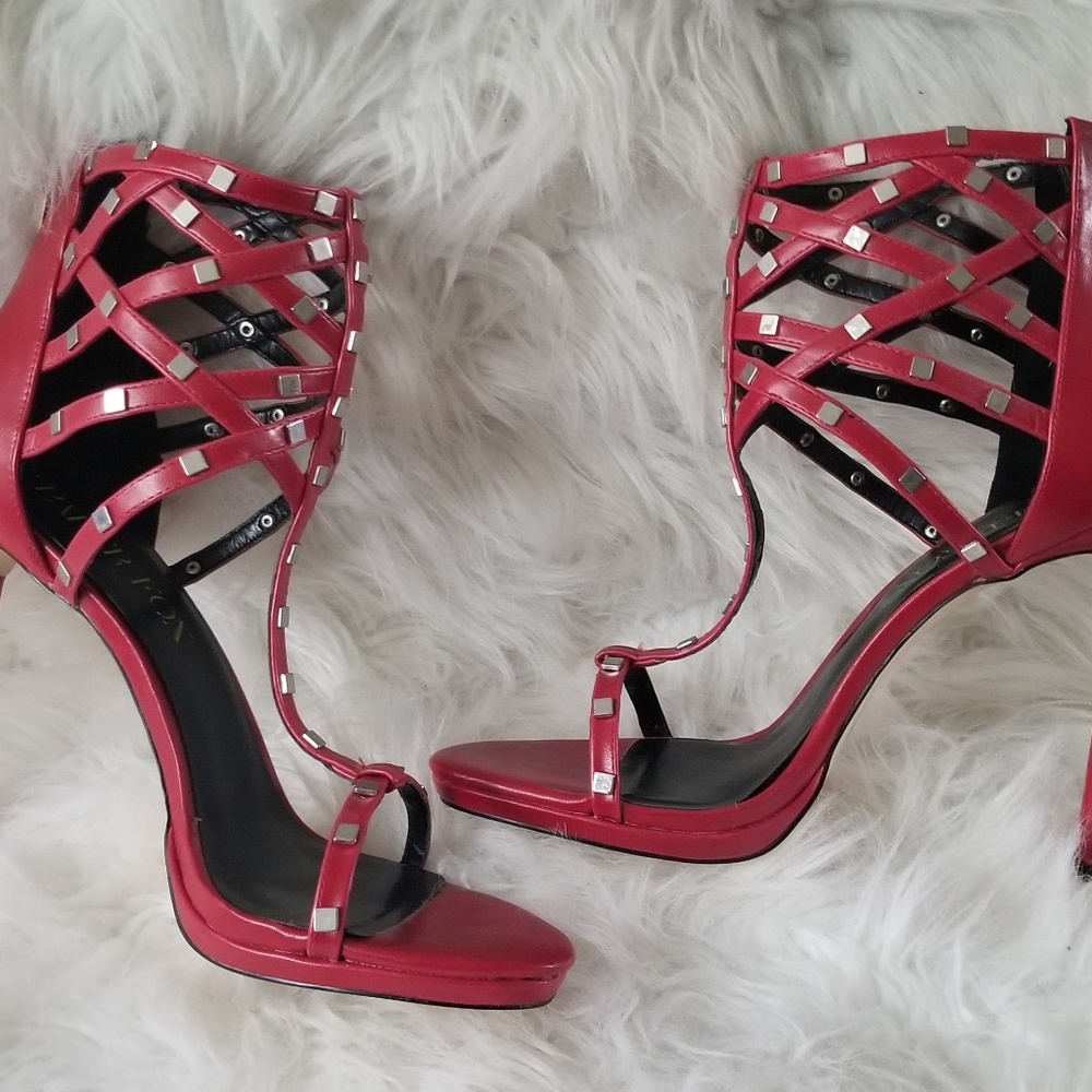 pumps - Picture 3 of 3